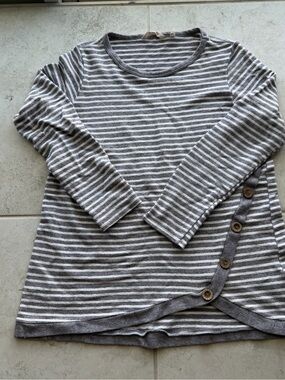 Soft Surroundings Gray & White Striped Long Sleeve Tee with Side Buttons